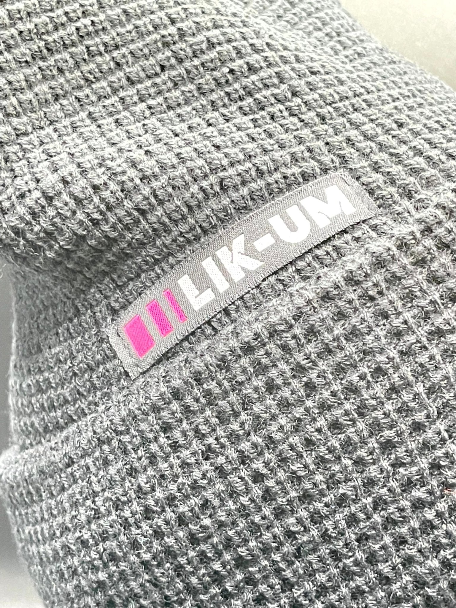 LIK-UM BEANIE BLACK - LOCKJAWLEMONPEEL