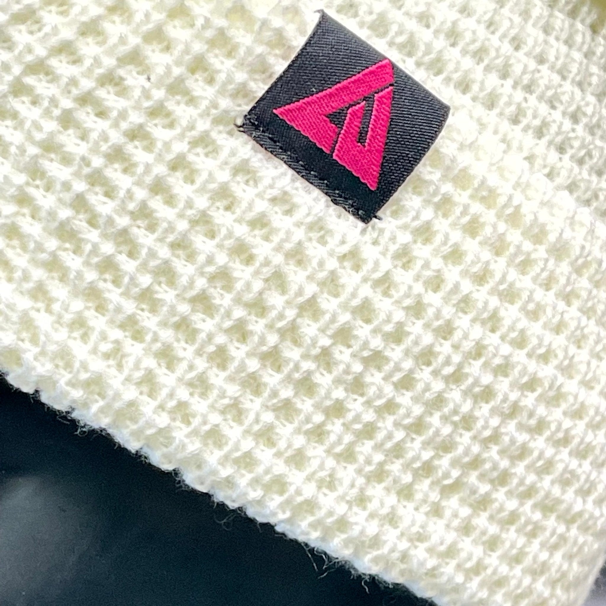 LIK-UM BEANIE WHITE - LOCKJAWLEMONPEEL